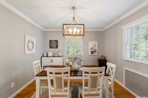 33 Hazard Ave, Huntington Station NY 11746-3726 exterior