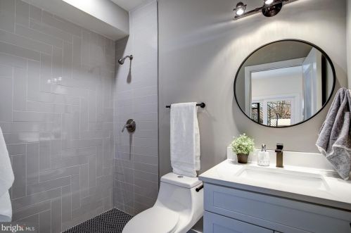 761 19th St, Washington DC  20002-4768 exterior