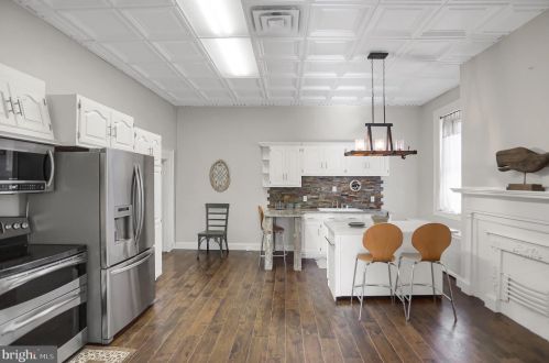 301 Penn St, Huntingdon PA 16652-1609 exterior