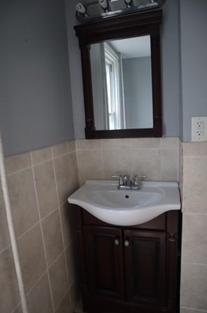 3 Bow St, Taunton MA 02780-4225 exterior