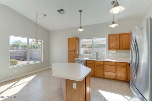 14437 47 Pl, Phoenix AZ 85018-6009 exterior