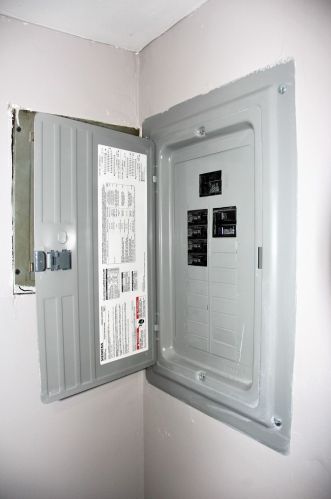 8733 Harper Ave, Chicago IL 60619-4606 exterior