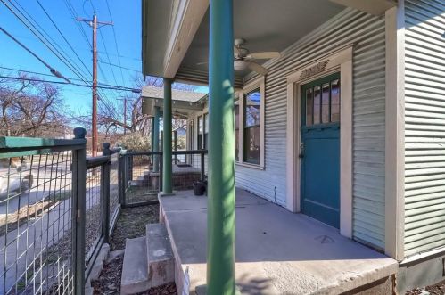 207 45th St, Austin TX  78751-3003 exterior