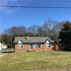 632 Olive Branch Rd, Smyrna, TN 37167-5436