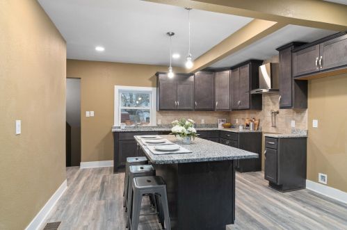 2540 Booth St, Milwaukee WI 53212-2907 exterior