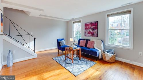 2406 Dearing St, Alexandria VA 22302-1806 exterior