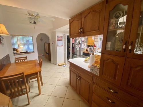 1923 Holiday Ln, Naples FL 34104-4225 exterior