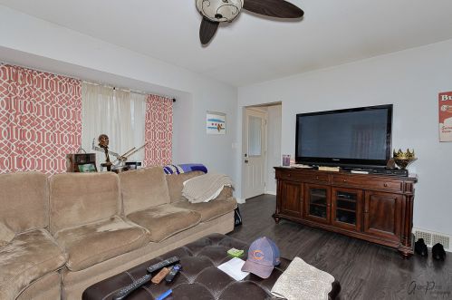 504 Jackson St, Bull Valley IL 60098-3412 exterior