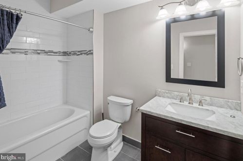 1810 Bainbridge St, Philadelphia PA 19146-1430 exterior