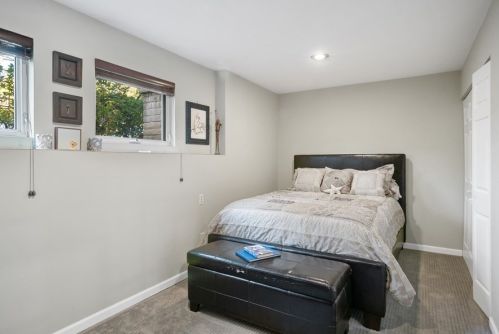 253 Goethe St, Chicago IL 60610-1803 exterior