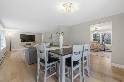 19 Laurel Dr, Concord NH  03304-4321 exterior