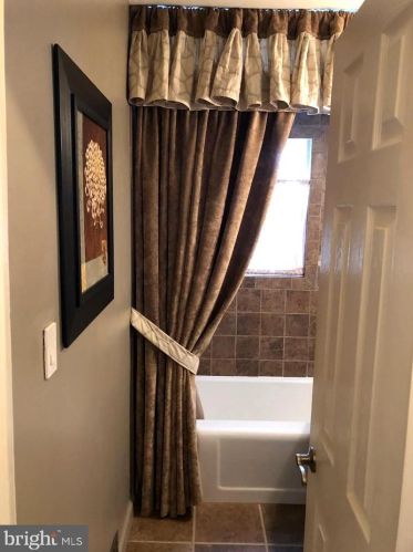 10 Fogarty Dr, Trenton NJ 08619-4320 exterior