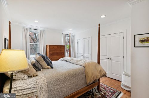 618 19 St, Philadelphia PA 19146-4655 exterior