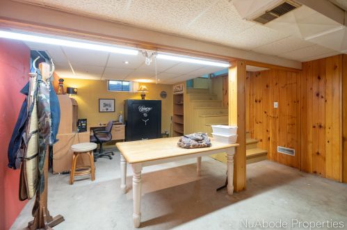 912 Westend Ave, Grand Rapids MI 49504-3847 exterior