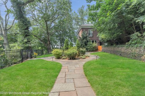 50 Hooper Ave, Atlantic Highlands NJ  07716-1537 exterior