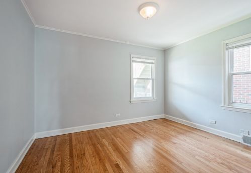 7415 Claremont Ave, Chicago IL 60645-1741 exterior