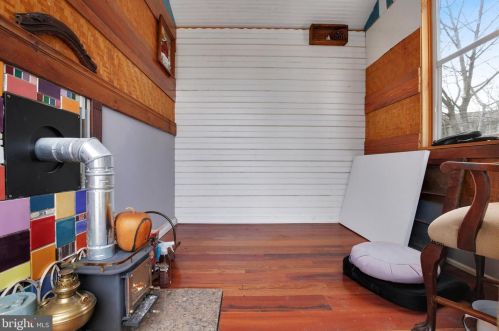 813 Crothers Ln, Rockville MD 20852-1104 exterior