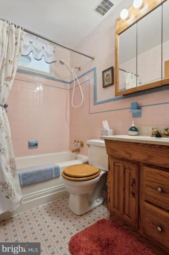 200 Gerald Dr, Chester PA 19014-1716 exterior