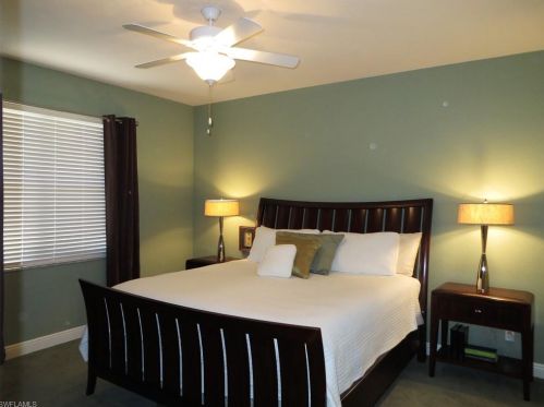 7504 Berkshire Pne Dr, Naples FL 34104-9441 exterior