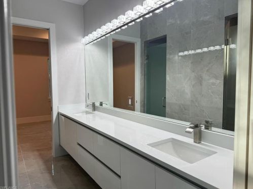 2461 Golden Gate Blvd, Naples FL 34120-3717 exterior