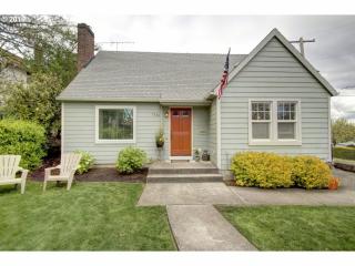 7325 Yamhill St, Portland OR  97215-2275 exterior