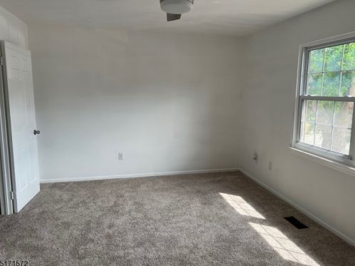 127 Riva Dr, Hackettstown NJ  07840-3729 exterior