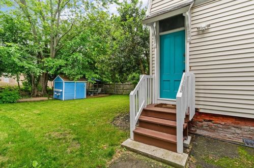 113 Oakland Ave, Providence RI 02908-3632 exterior