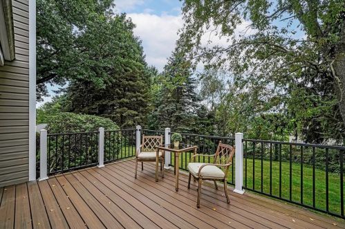 604 Meade Dr, Moon Twp PA 15108-9668 exterior