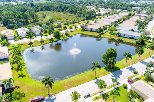 236 Coconut Key Way, Fort Pierce FL 34986-1911 exterior