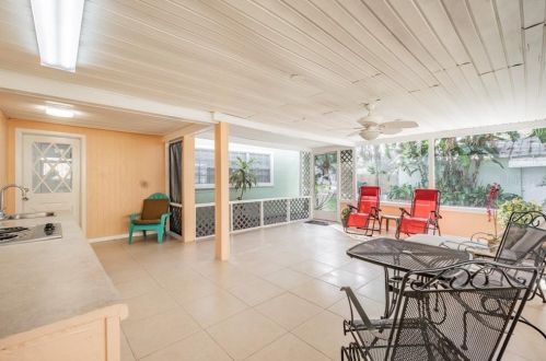 1219 Norfolk St, Tampa FL 33604-5031 exterior