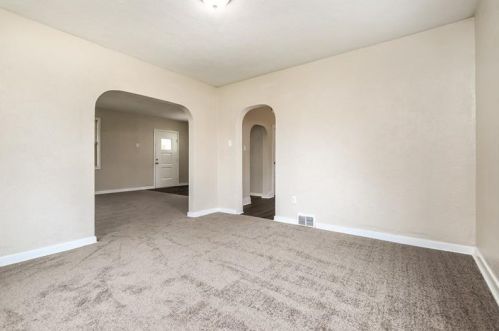 1081 Muldowney Ave, Pittsburgh PA  15207-2077 exterior