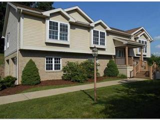 1552 Cavitt Rd, Monroeville, PA 15146-3706