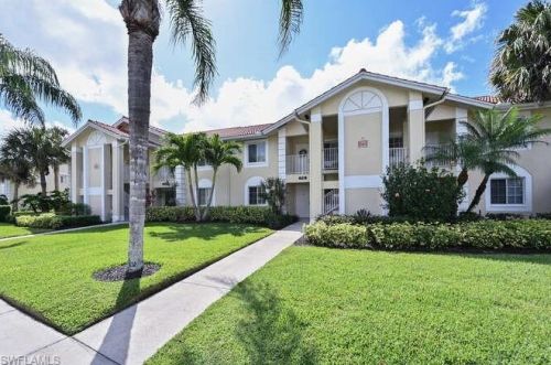 7742 Emerald Cir, Naples, FL 34109-1782