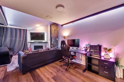 4777 Cedar Springs Rd, Dallas TX  75219-6144 exterior