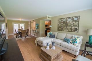 1 Rue Maison, Birmingham AL  35209-7237 exterior