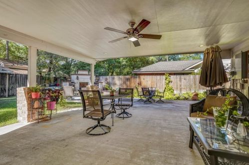 2114 Lazy Grv Dr, Humble TX 77339-3122 exterior