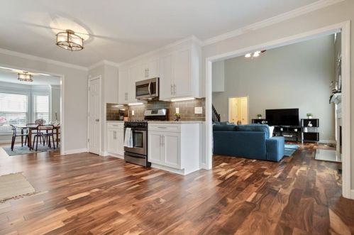 1422 Brookside Manor Ct, Tucker GA  30084-7828 exterior