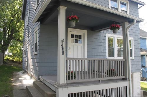 275 Main St, Windsor Locks CT 06096-0025 exterior