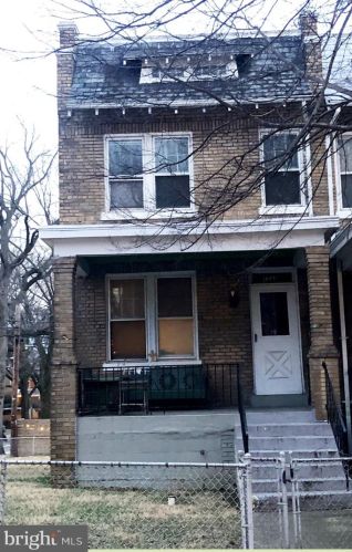 1233 Trinidad Ave, Washington, DC 20002-3813