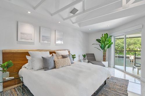 5256 Boca Marina Cir, Boca Raton FL  33487-5247 exterior