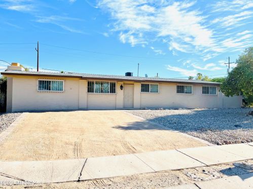 8021 Scarlett St, Tucson, AZ 85710-4111