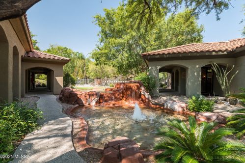 5751 Kolb Rd, Tucson AZ 39204-0871 exterior