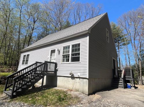 44 New London Dr, Concord, NH 03303-7921