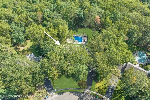 5 Dickens Ct, Jackson Twp NJ  08527-2844 exterior