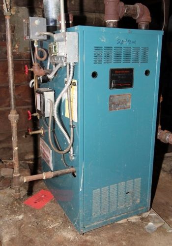 8 View St, Worcester MA  01610-2124 exterior