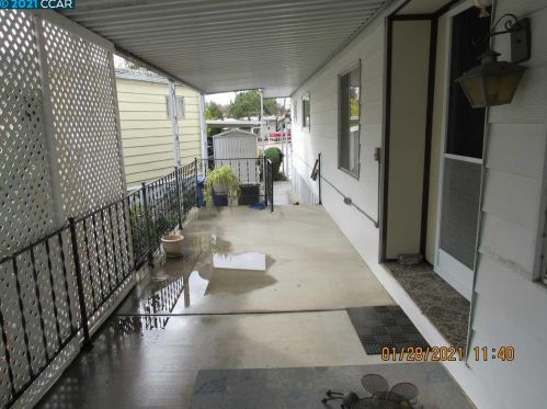 2109 Dalis Dr, Concord CA 94520-5423 exterior