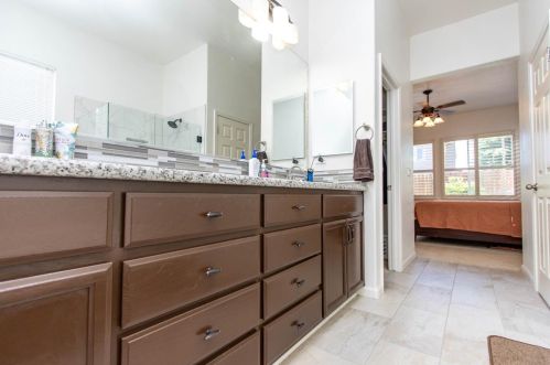 1072 Bennington Ave, Turlock CA  95382-0555 exterior