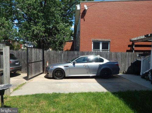 329 U St, Washington DC  20002-1407 exterior