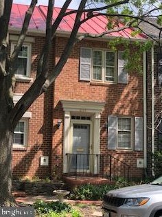 217 Oronoco St, Alexandria, VA 22314-2017