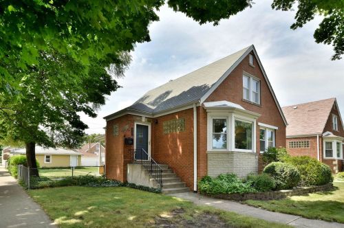 5300 Moody Ave, Chicago, IL 60638-2624